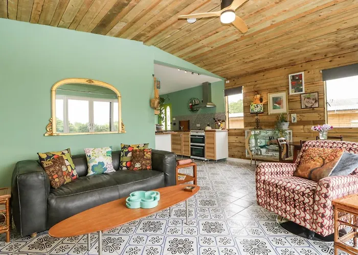 Tatil Evi Lulu Logs Bristol